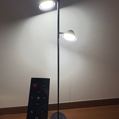 LEDフロアライト、20Wフロアライトリモコン付き、間接照明おしゃれ、調光・調色、タイマー、ダブルヘッドライト＋タッチコントロールでスタンド、寝室/リビング/書斎/オフィス向き、ブラックの画像