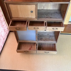 レトロ家具　古い棚の画像