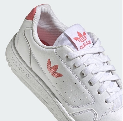adidas スニーカー　25.5cm