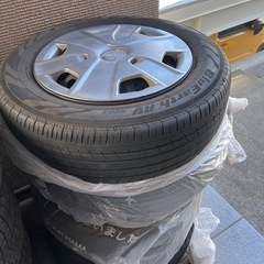 スタッドレス、ノーマルタイヤセットの画像