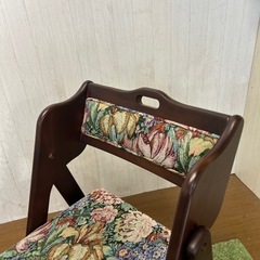 【リユース☆エコちょっぷ】ファミリーライフ 折りたたみチェア 花柄 ゴブラン織り 木製 椅子の画像