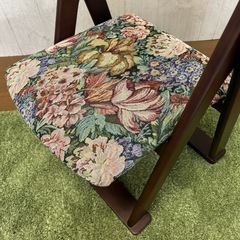 【リユース☆エコちょっぷ】ファミリーライフ 折りたたみチェア 花柄 ゴブラン織り 木製 椅子の画像