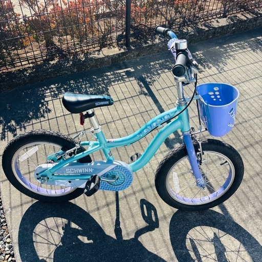 【子供用自転車 SCHWINN 太いタイヤ16インチ 前カゴ付き かわいいカラー】