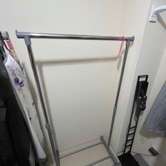 ハンガーラックの画像