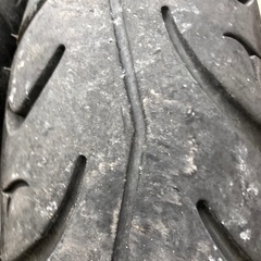 v125 タイヤ　無料の画像