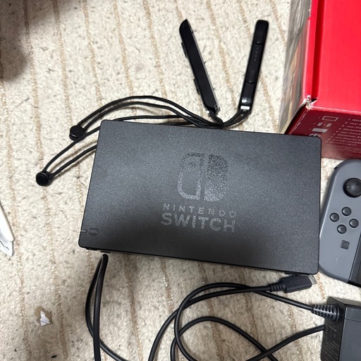 Nintendo Switch本体、グレー、ドックとコントローラー付属