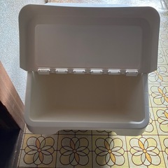 IKEA フタ付きバスケットの画像