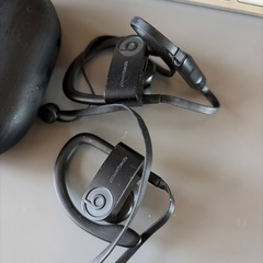 Powerbeats3 ワイヤレスイヤホンの画像