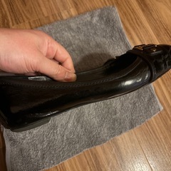 トリーバーチ　黒 レザー フラットシューズ ゴールド金具　25.5の画像