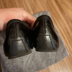 トリーバーチ　黒 レザー フラットシューズ ゴールド金具　25.5の画像