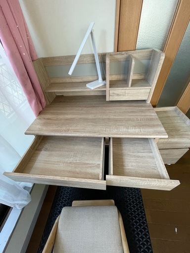 　(買い取り決まりました)勉強机　値下げしました！