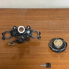 ホンダCRM50 純正キーシリンダータンクキャップトップブリッジASSY　検NSR50TZRエイプモンキーゴリラの画像