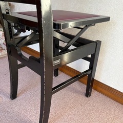 YAMAHA背付きピアノ椅子の画像