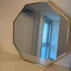 八角ミラー　縁ゴールドの画像