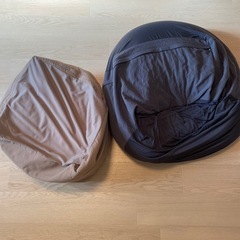 無印ビーズクッション二個の画像