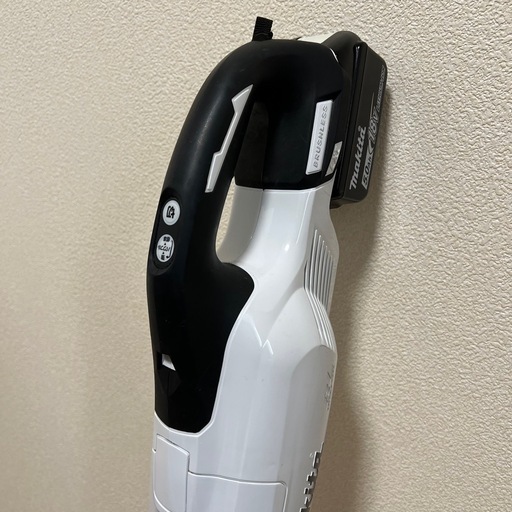 マキタ　コードレスクリーナー　掃除機
