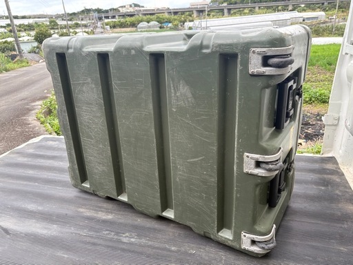 お安くしました^_^【定価10万超】米軍実物 ペリカン・ハーディグ 大型ハードケース キャスター付｜ガレージ・店舗・軽トラの荷台に！