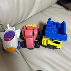 子ども服　　乗り物おもちゃの画像