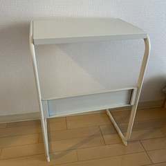 サイドテーブルの画像