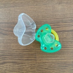 歯固め、出っ歯になりにくいおしゃぶりの画像