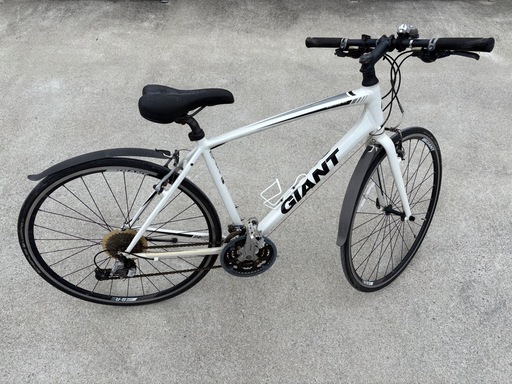 GIANT クロスバイク ホワイト 通勤・通学向け (