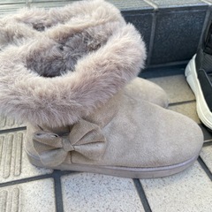 無料　中古　冬用ブーツ　子供用３点セットの画像