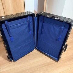 大型　スーツケースの画像