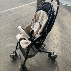 コンビ　ベビーカーの画像