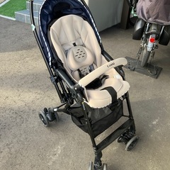 コンビ　ベビーカーの画像