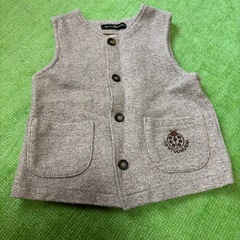 ブランド　テントウムシ　ベスト　半ズボン　セットの画像