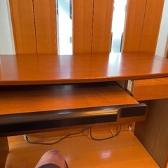 パソコンデスクの画像