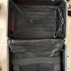 決まりました！至急引取希望！スーツケースの画像