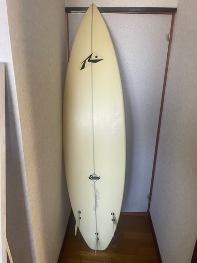 サーフボード・ウェットスーツ２着
