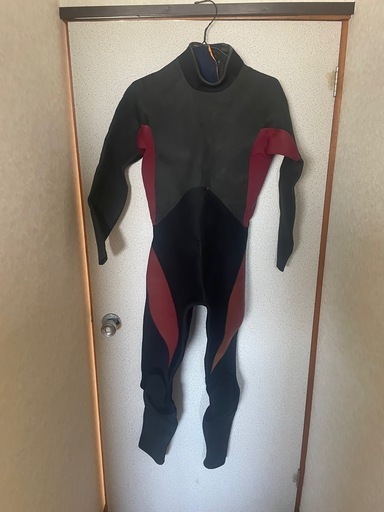 サーフボード・ウェットスーツ２着

