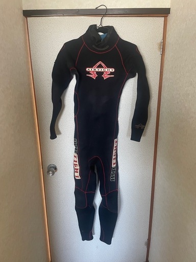 サーフボード・ウェットスーツ２着
