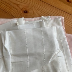 ピンクカーテンの画像