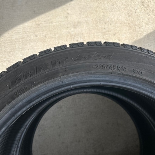 TOYOスタッドレス225/45R18　