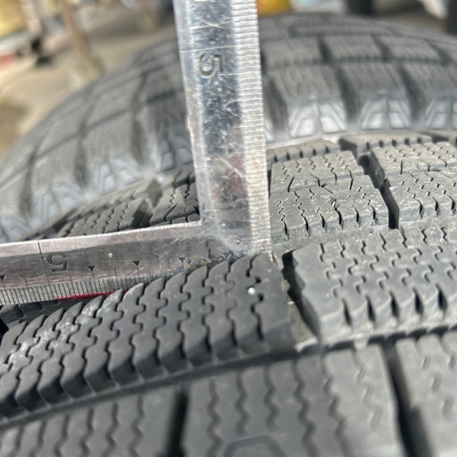 TOYOスタッドレス225/45R18　