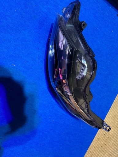 令和6年ルークス　ハイウェイスター　Ｂ４４Ａ　右ライト/右ヘッドライト　ＬＥＤ　純正ＫＯＩＴＯ　１００－２３７７Ｙ【程度〇　美品】