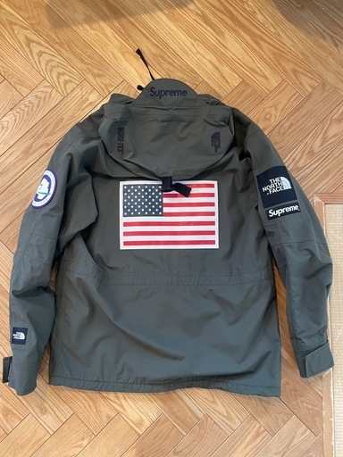 服/ファッション supreme north face