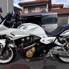 cb1300スーパーボルドール限定車白の画像