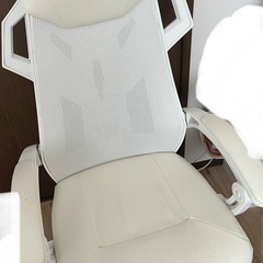 ゲーミングチェアの画像