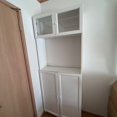 IKEA 収納棚 白 ガラス戸の画像