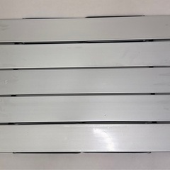 折りたたみテーブルandビニール傘２本の画像