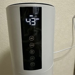 置き型加湿器 ホワイト タッチ式　タワー型の画像