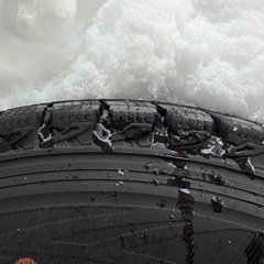 145/80/12スタッドレスホイール付の画像