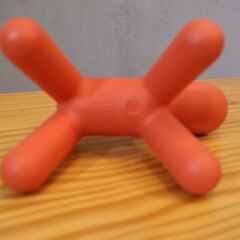 イタリアMAGIS(マジス)社のPUPPY(パピー)です。子供の目線で見える子犬をイメージした、丸みを帯びたフォルムは親しみやすい遊び心あるオブジェ♪の画像