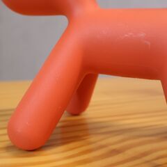 イタリアMAGIS(マジス)社のPUPPY(パピー)です。子供の目線で見える子犬をイメージした、丸みを帯びたフォルムは親しみやすい遊び心あるオブジェ♪の画像