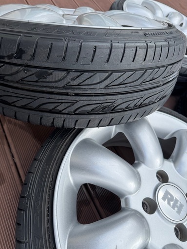 マキシライト６Ｊ＋45 PCD100:
ダンロップ165/45Ｒ16