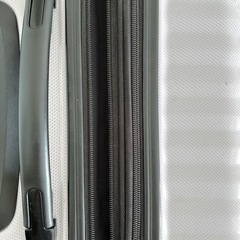 【お取引決定】キャリーケース/スーツケース/ホワイトの画像